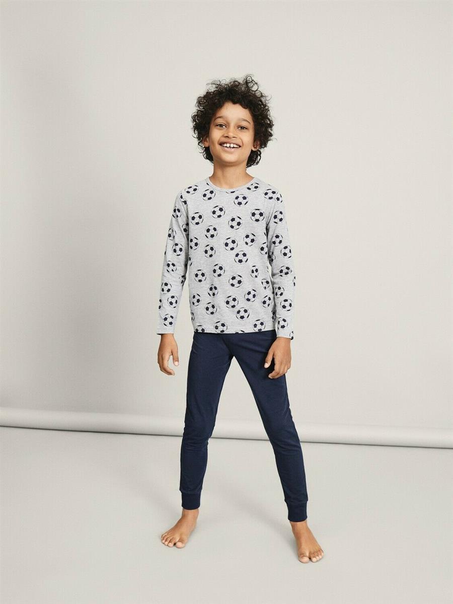 Name it Jungen Schlafanzug Fußball Pyjama mit Elasthan NKMNIGHTSET