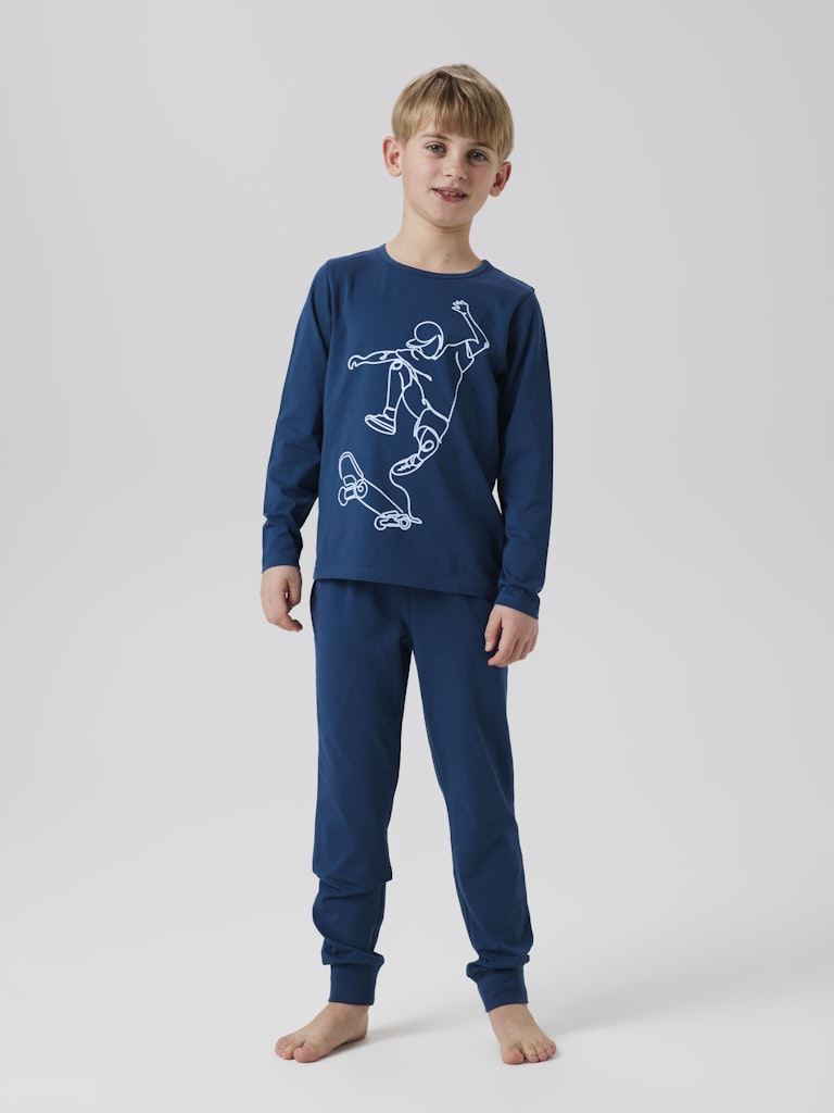 Name it Jungen Schlafanzug Skater Geschenkidee NKMNIGHTSET